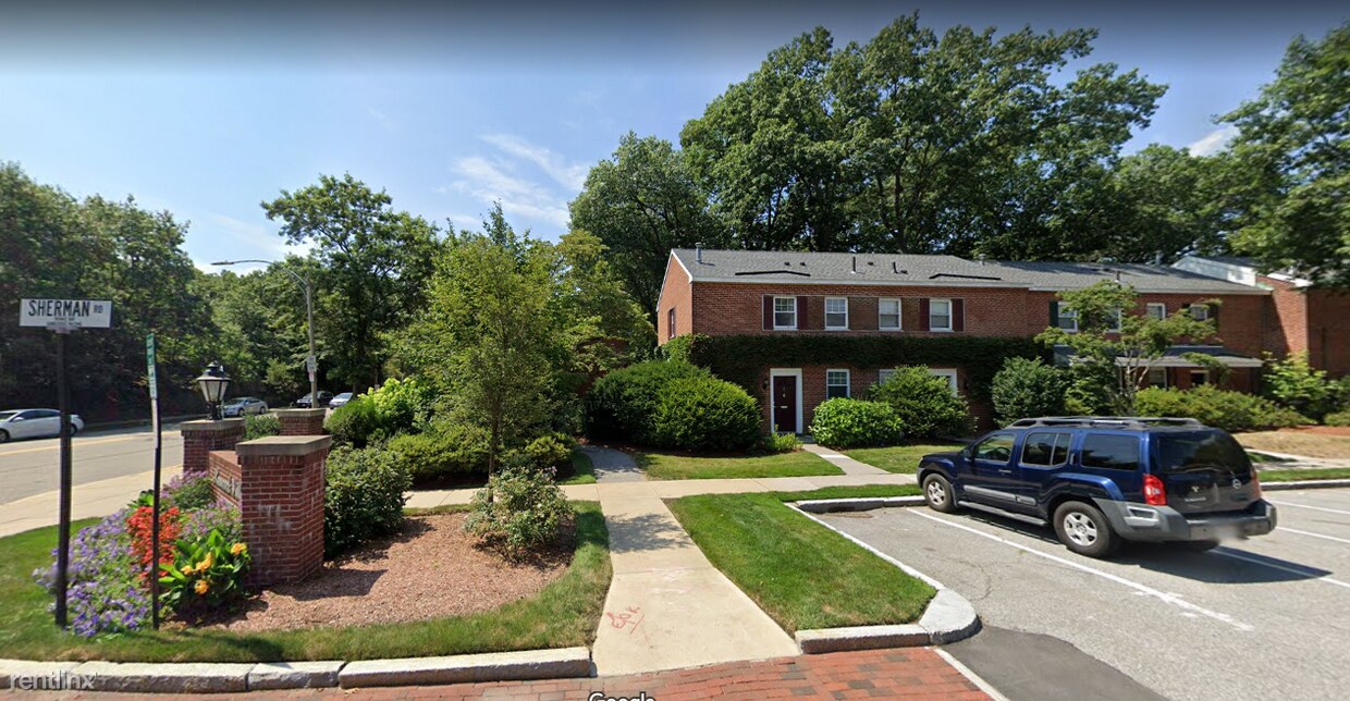 Primary Photo - 1 br, 1.5 bath House - 2 Sherman Rd South ...