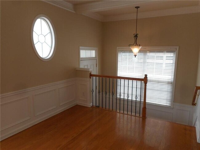 Foto del edificio - 212 Macleans Cross Ln SE