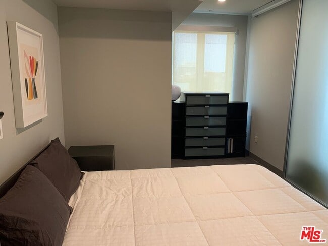 Building Photo - 1234 Wilshire Blvd