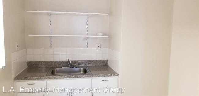 Foto del edificio - 2830 W 8th St