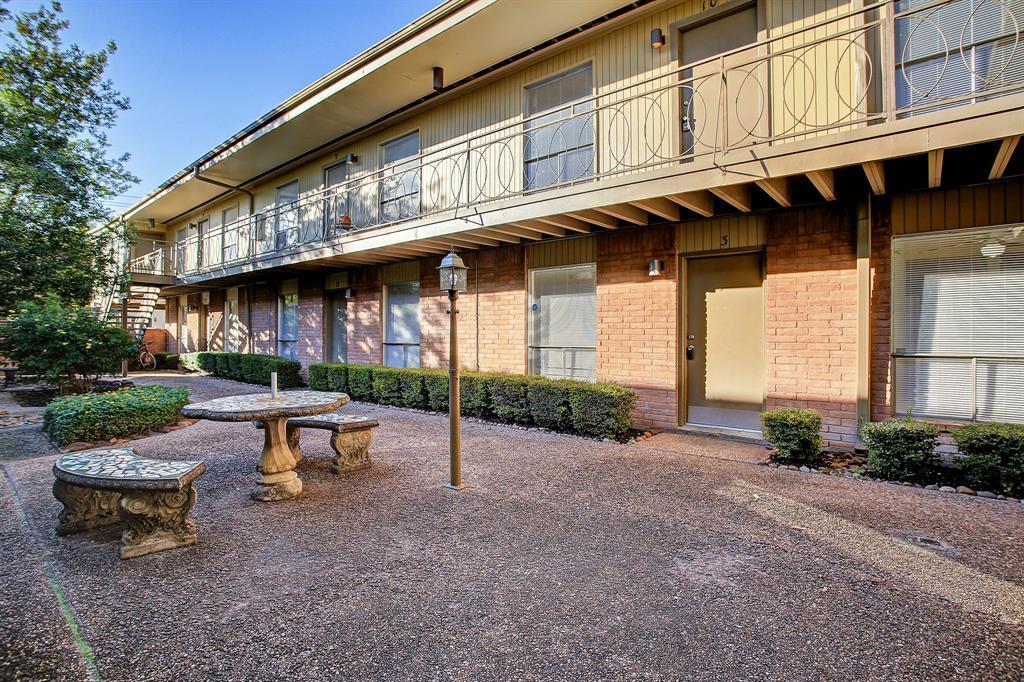 Foto principal - 3407 Graustark St