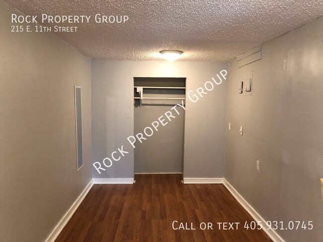 Building Photo - 4 bed 1 bath near the heart of downtown Sh...