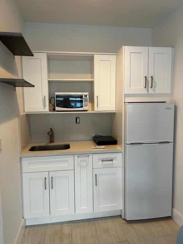 Foto del edificio - 1615 N 28th Ct