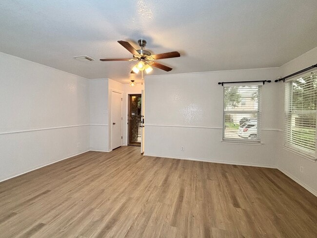 Foto del edificio - Gorgeous 4 bedroom home!