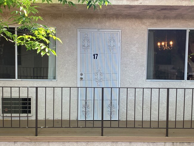 Condo Entrance - 20954 Parthenia St