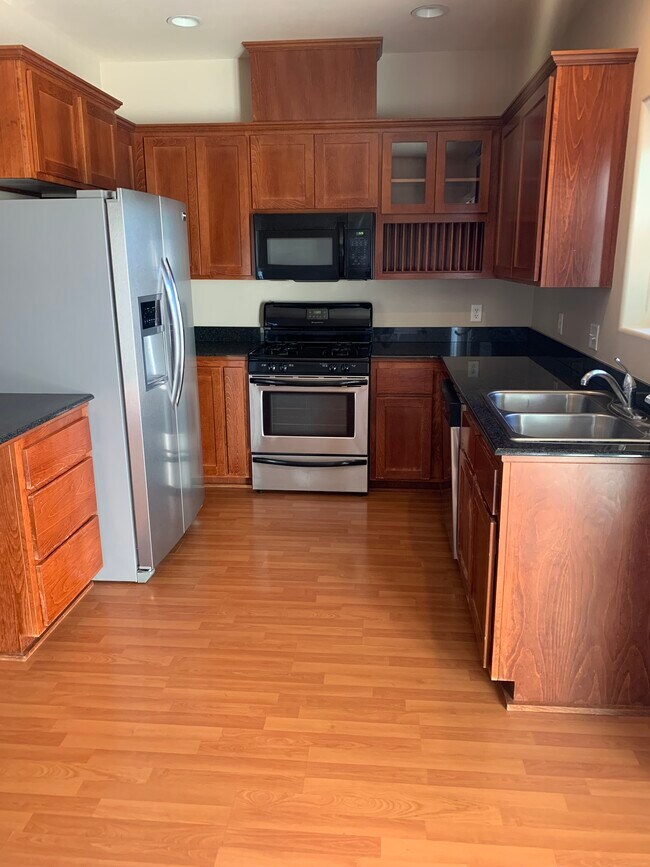 Building Photo - 241 Daisy Creek Village Dr