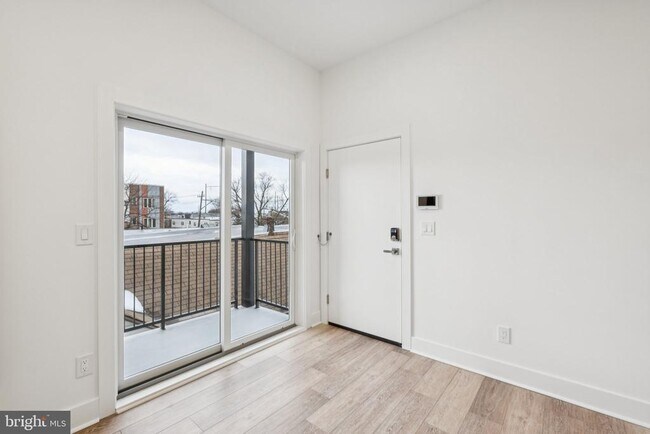 Foto del edificio - 5034 Florence Ave