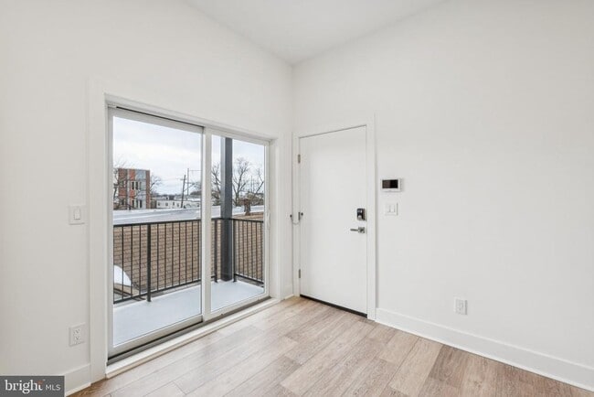 Building Photo - 5034 Florence Ave