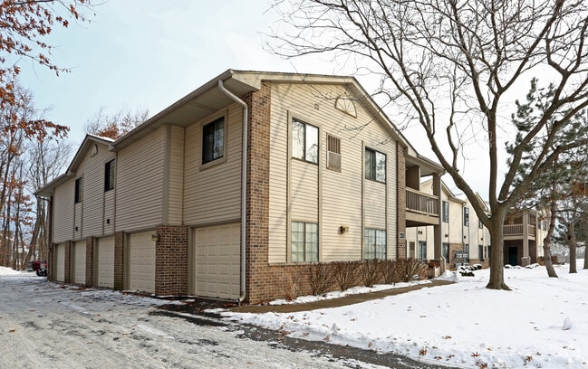 Building Photo - Lakeview Village Apartments