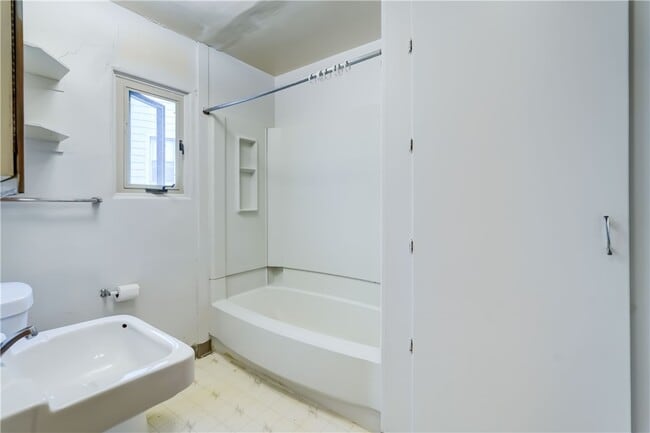 Foto del edificio - 2233 Clifford Ave