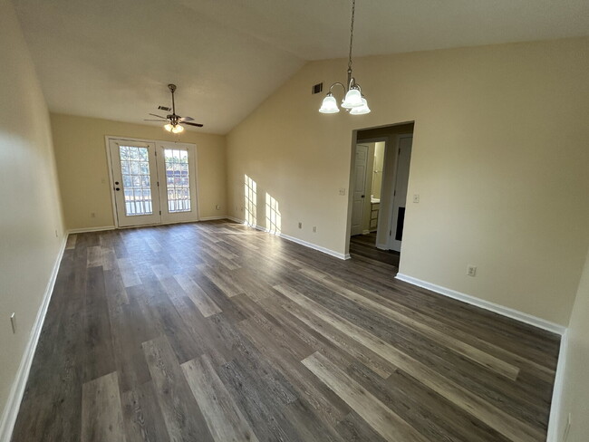 Building Photo - Apartment for Rent