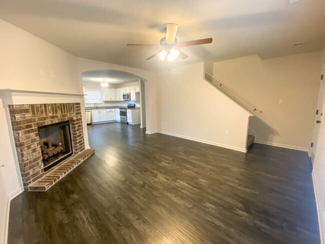 Foto del edificio - 4 bed, 3 bath built in 2021 in Somerville