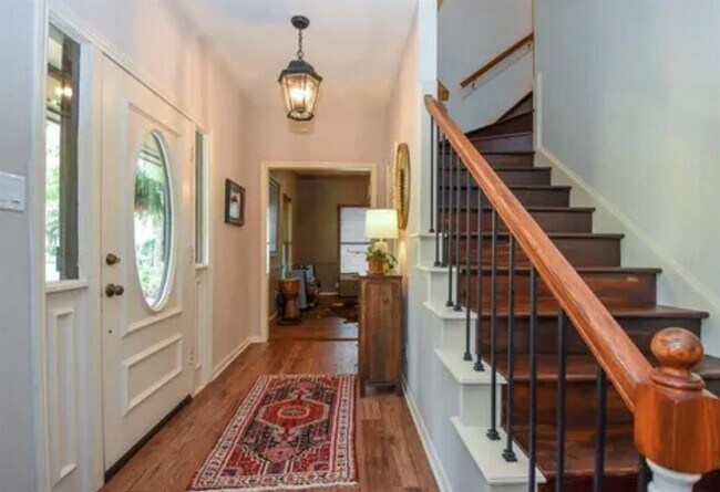 Building Photo - 5219 Sycamore Creek Dr