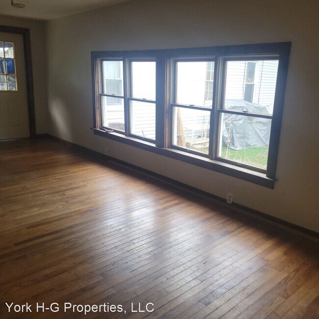 Building Photo - 1 br, 1 bath House - 107 South Main Street...
