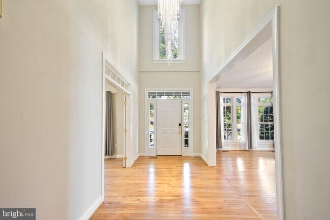 Foto del edificio - 2393 Watters Glen Ct