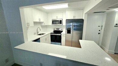 Building Photo - 255 S Cypress Rd