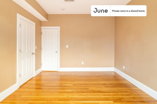 Building Photo - Room in Shared 4 bed/2 bath home