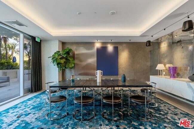 Building Photo - 1050 S Grand Ave