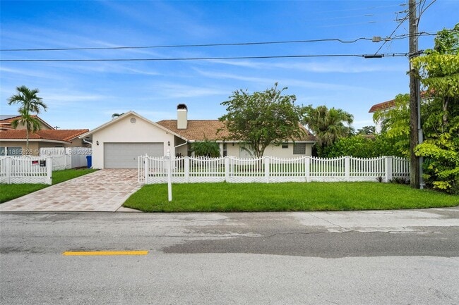 Foto del edificio - 1412 NE 53rd Ct