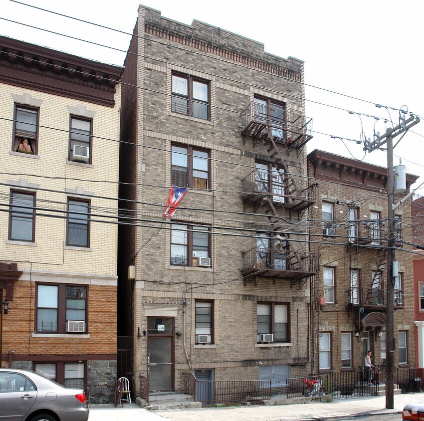 Building Photo - 6306 Broadway