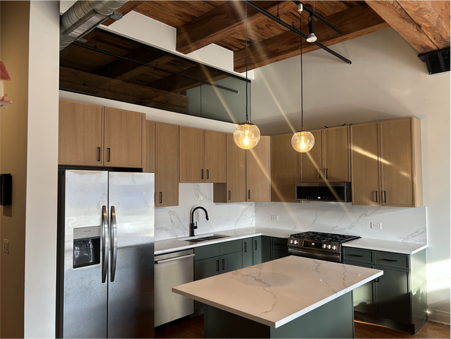 Newly renovated kitchen - 770 W Gladys Ave