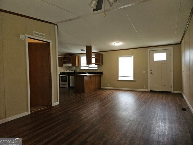 Foto del edificio - 4012 Candy Ln