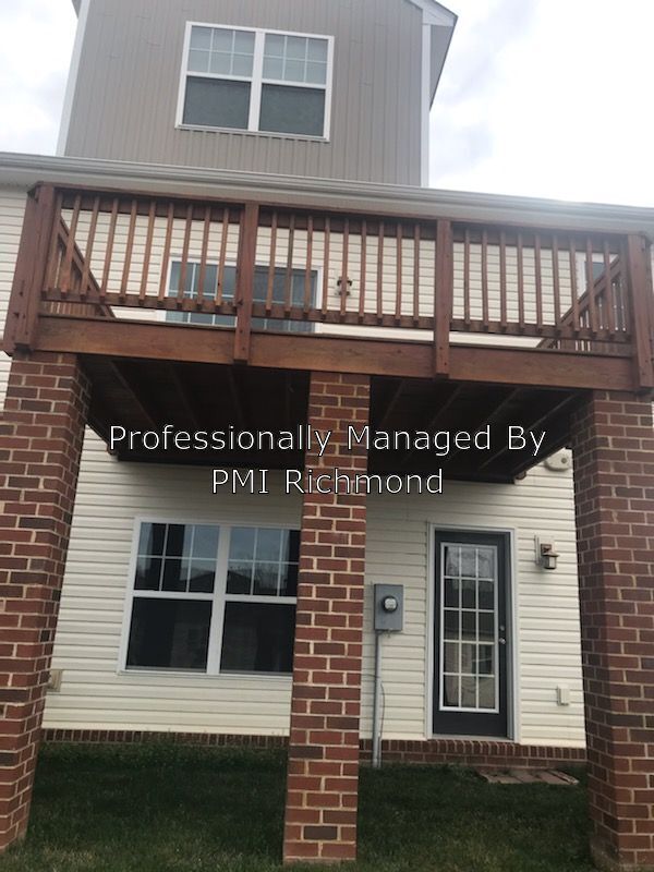 Building Photo - 632 Abbey Village Cir