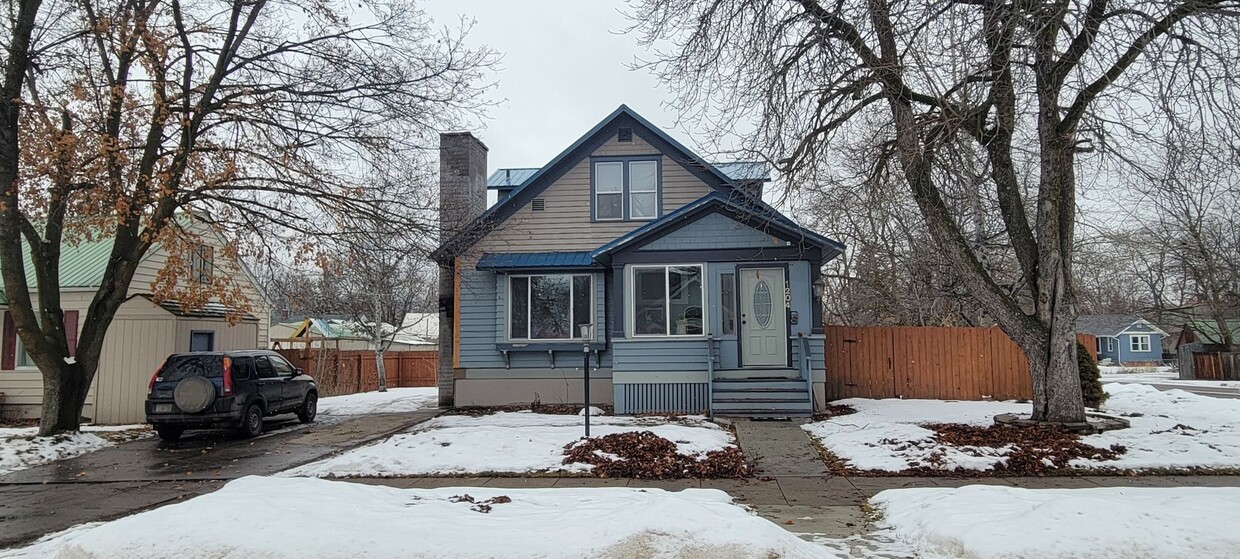 Primary Photo - Apartment in downtown Kalispell