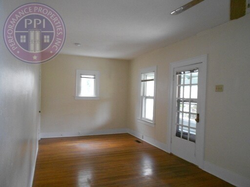 Foto del edificio - Charming Hawthorne Craftsman! Big Backyard...