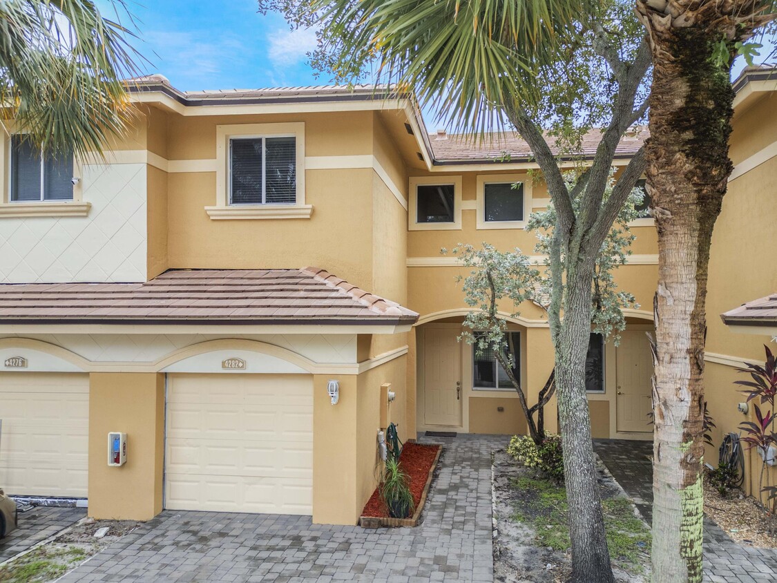 Foto principal - 4282 Berkshire Wharf Dr
