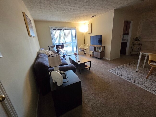 Photo - Campus View 1 Bedroom Apt. -Walking Distance to UGA!