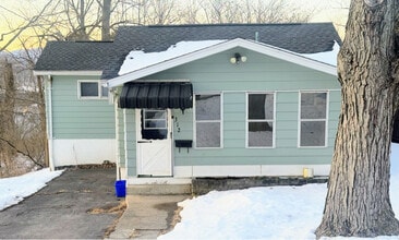 Building Photo - 312 Forrest St