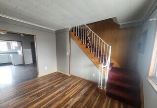 Building Photo - 127 Stewart St