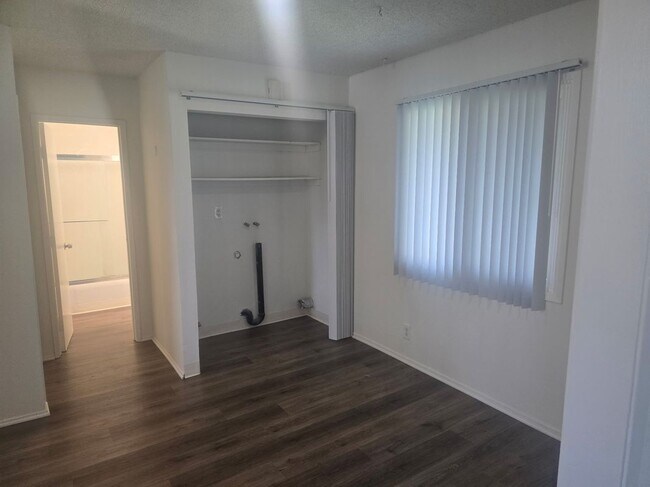 Foto del edificio - 371 N Oak St