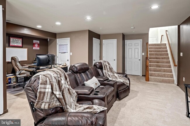 Building Photo - 7530 Stonehouse Run Dr