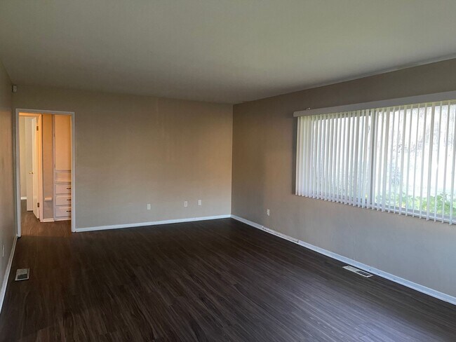 Foto del edificio - 300 Pacific St