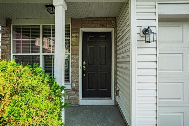 Building Photo - Townes of West Albany