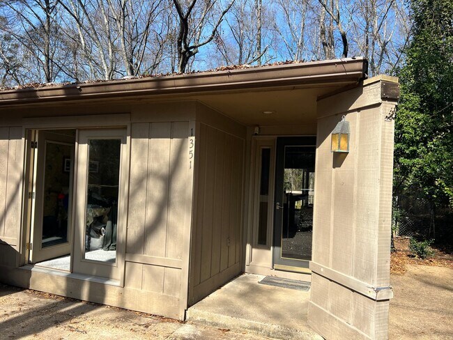 Foto del edificio - Hampton 1351-1353