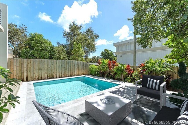 Foto del edificio - 828 SW 30th St