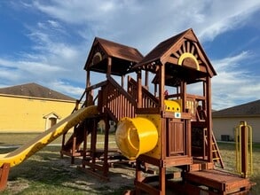 Building Photo - 20461 Oak Hollow Ln