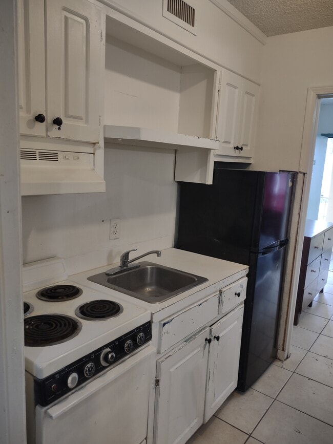 Building Photo - 101 Flagg St