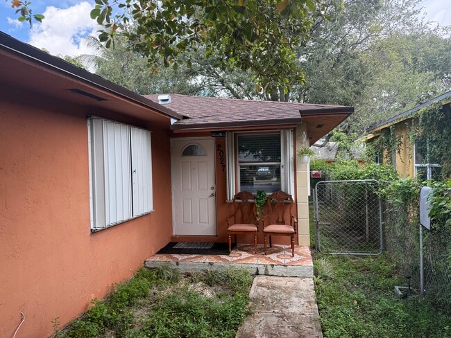 Foto del edificio - 2027 NW 99th Terrace