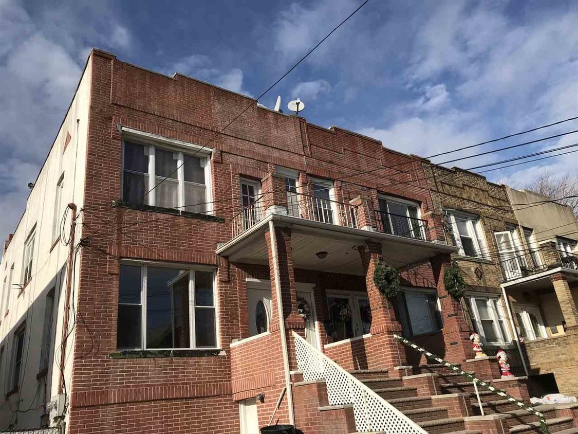 363 Avenue A, Bayonne, NJ 07002 House Rental in Bayonne, NJ