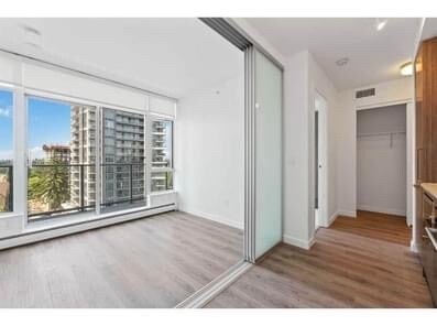 Photo du bâtiment - 13350 Central Av