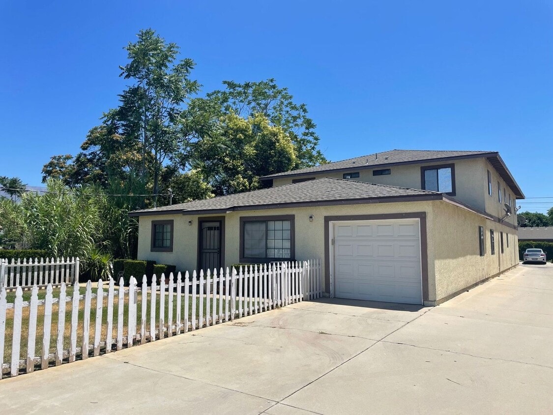 Foto principal - 3 bedroom, 2 bath Beaumont Beauty