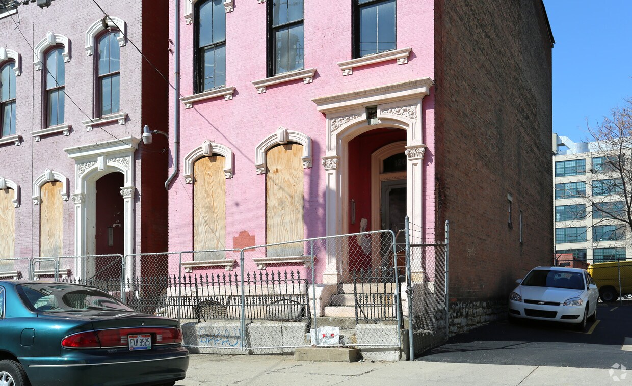 Building Photo - 1209 Clay St