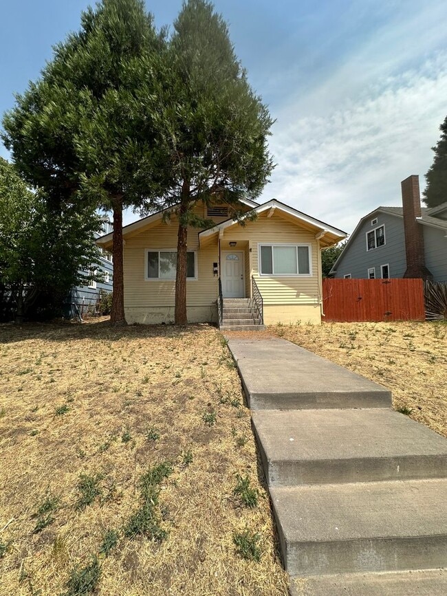 Building Photo - 919 N Eldorado Ave