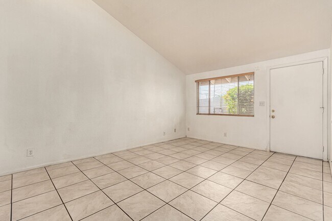 Foto del edificio - 9230 North 8th St
