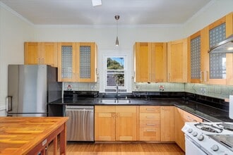 Building Photo - 310 Boyce St