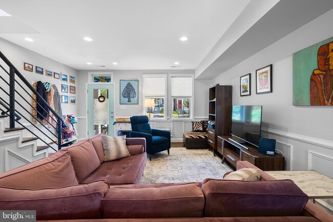 Building Photo - 1275 Oates St NE